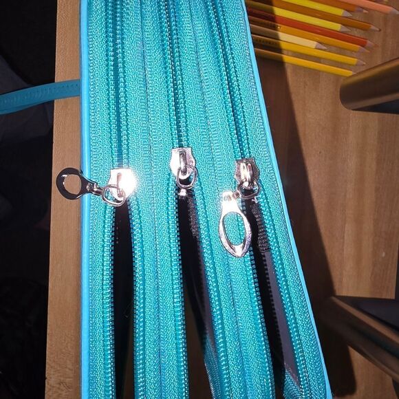 Vibrant Colored Pencil Set with Blue Case (CRA6) - Picture 5 of 6